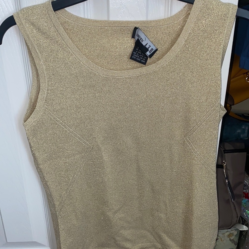 Gold DFA tank.